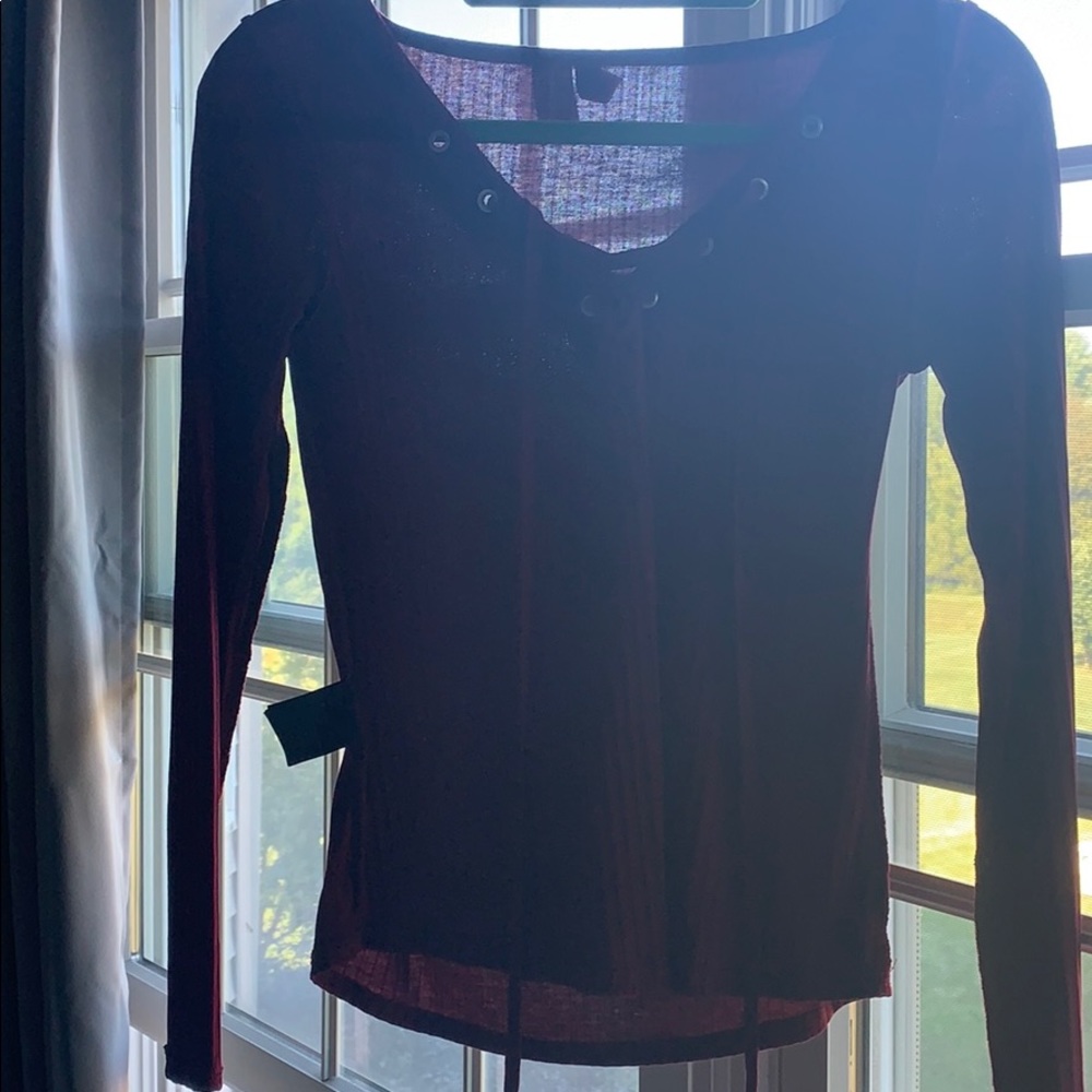 Divided garnet lace up shirt